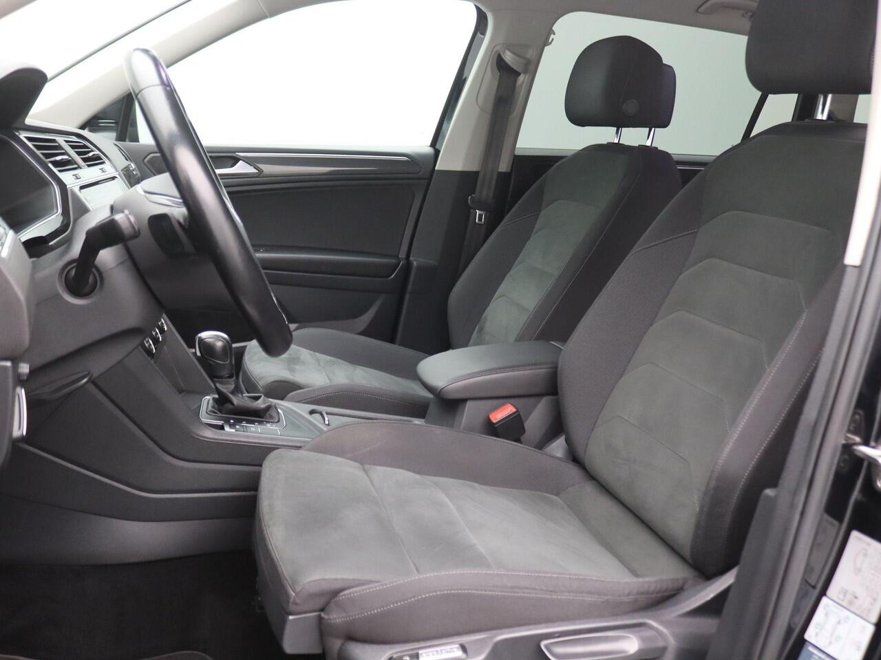 Volkswagen TIGUAN Allspace 1.5 TSI Highline Business R 7p. 150PK DSG R-line, Trekhaak, 20", Black Style, Head-Up Display, Achteruitrijcamera, Alarm, Keyless