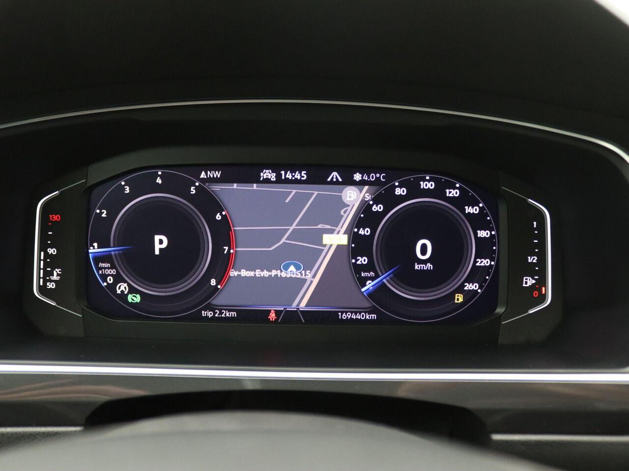 Volkswagen TIGUAN Allspace 1.5 TSI Highline Business R 7p. 150PK DSG R-line, Trekhaak, 20", Black Style, Head-Up Display, Achteruitrijcamera, Alarm, Keyless