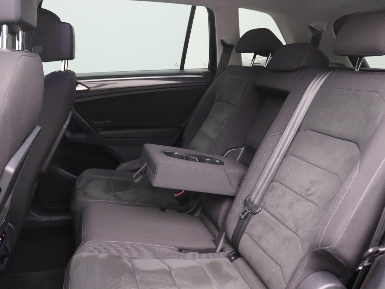 Volkswagen TIGUAN Allspace 1.5 TSI Highline Business R 7p. 150PK DSG R-line, Trekhaak, 20", Black Style, Head-Up Display, Achteruitrijcamera, Alarm, Keyless