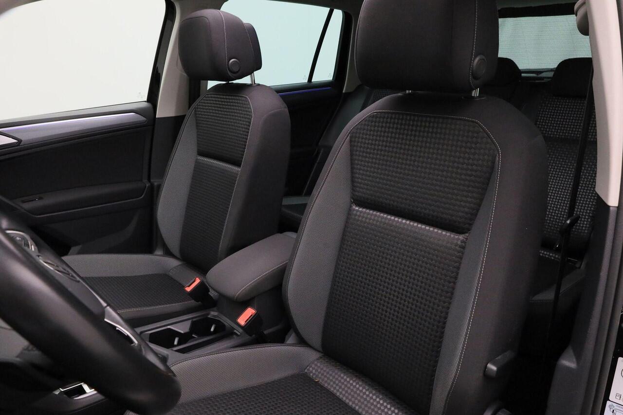 Volkswagen TIGUAN 1.4 TSI 245 pk DSG eHybrid Active Business | Panoramadak | Adaptief onderstel | Stuur-/stoelverwarming | Adaptive Cruise |