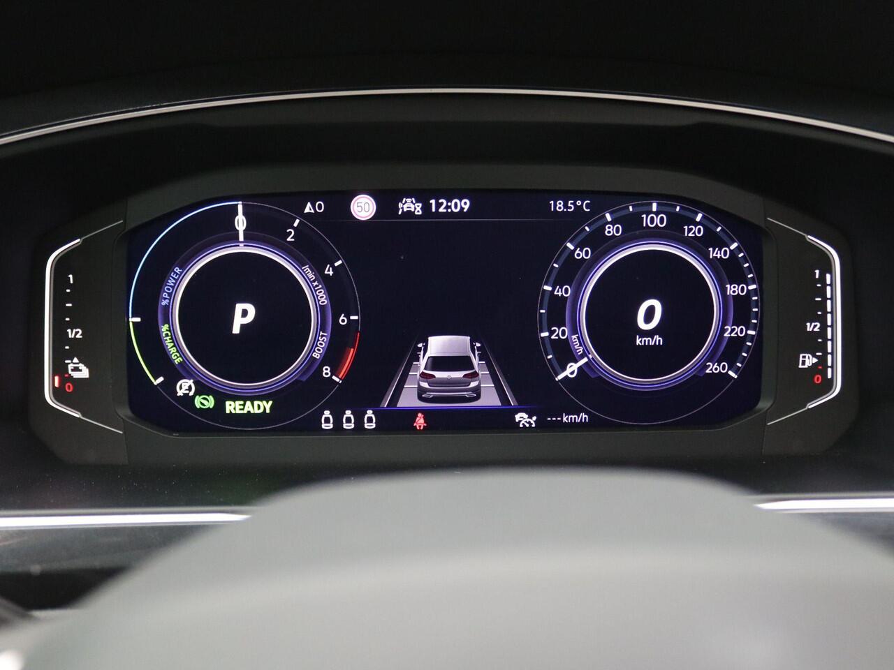 Volkswagen TIGUAN 1.4 TSI eHybrid Elegance 245PK DSG Pano-Schuifdak, Ergo Active, Keyless, Elektr. Achterklep, Adaptieve Cruise, Achteruitrijcamera, Side Assist, 18" LM Velgen