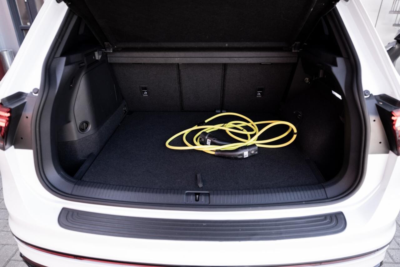 Volkswagen TIGUAN 1.4 TSI eHy R Line | Leder | Memory | 360 Cam | Trekhaak |