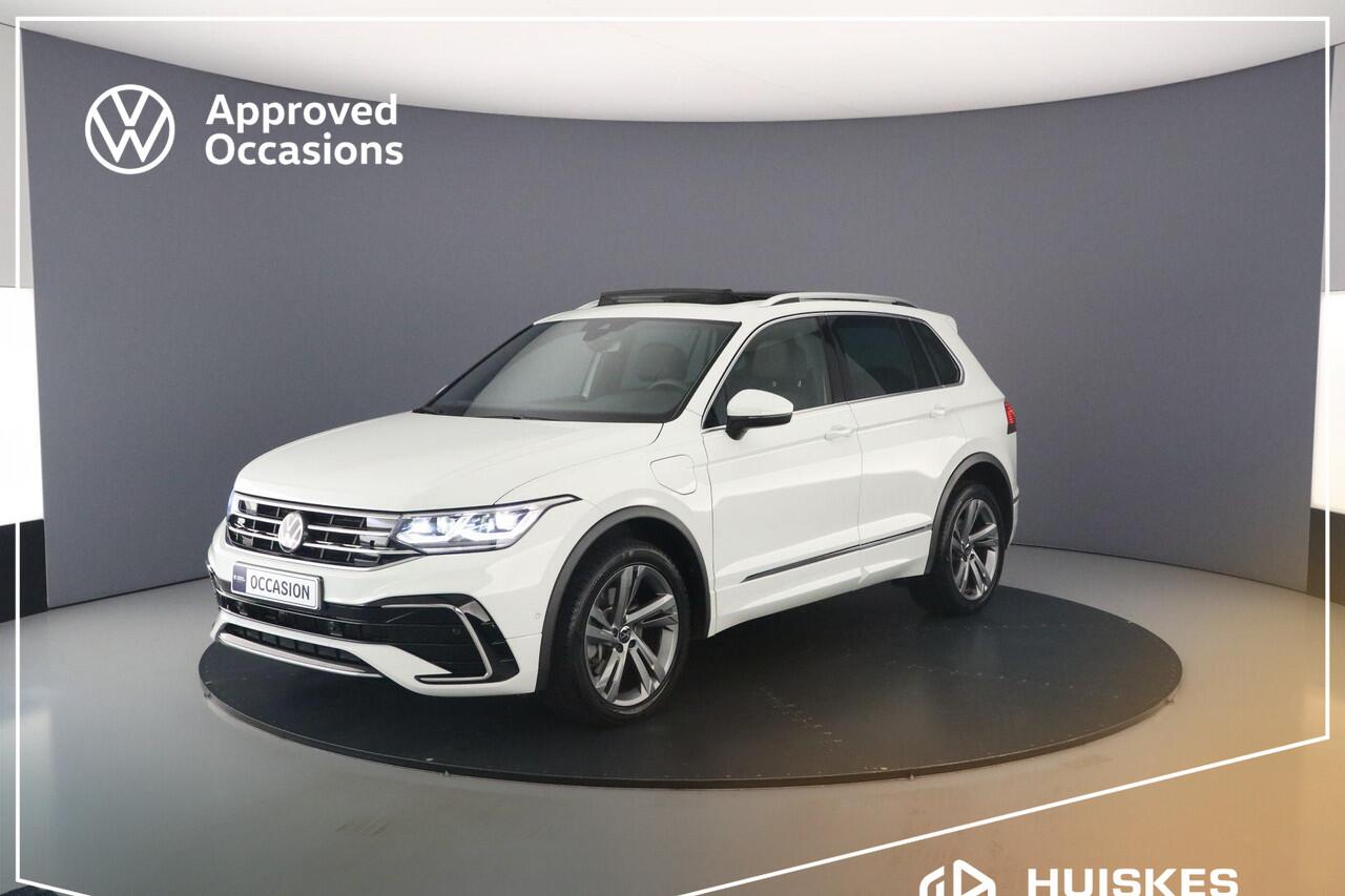Volkswagen TIGUAN R-Line Business 1.4 TSI eHybrid 245pk DSG Automaat Panoramadak, LED matrix koplampen, Adaptive cruise control, Achteruitrijcamera, Elektrische achterklep, Navigatie