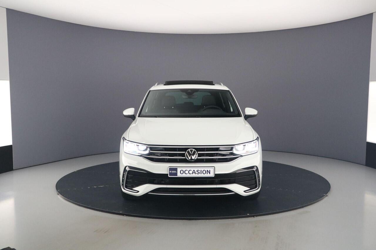 Volkswagen TIGUAN R-Line Business 1.4 TSI eHybrid 245pk DSG Automaat Panoramadak, LED matrix koplampen, Adaptive cruise control, Achteruitrijcamera, Elektrische achterklep, Navigatie