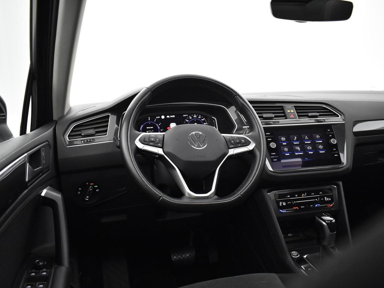 Volkswagen TIGUAN 1.4 Tsi 245pk DSG eHybrid Elegance · Panoramadak · Camera · Apple/Android Car Play · Elek. Trekhaak · Elek. Achterklep · 18'' Inch ·