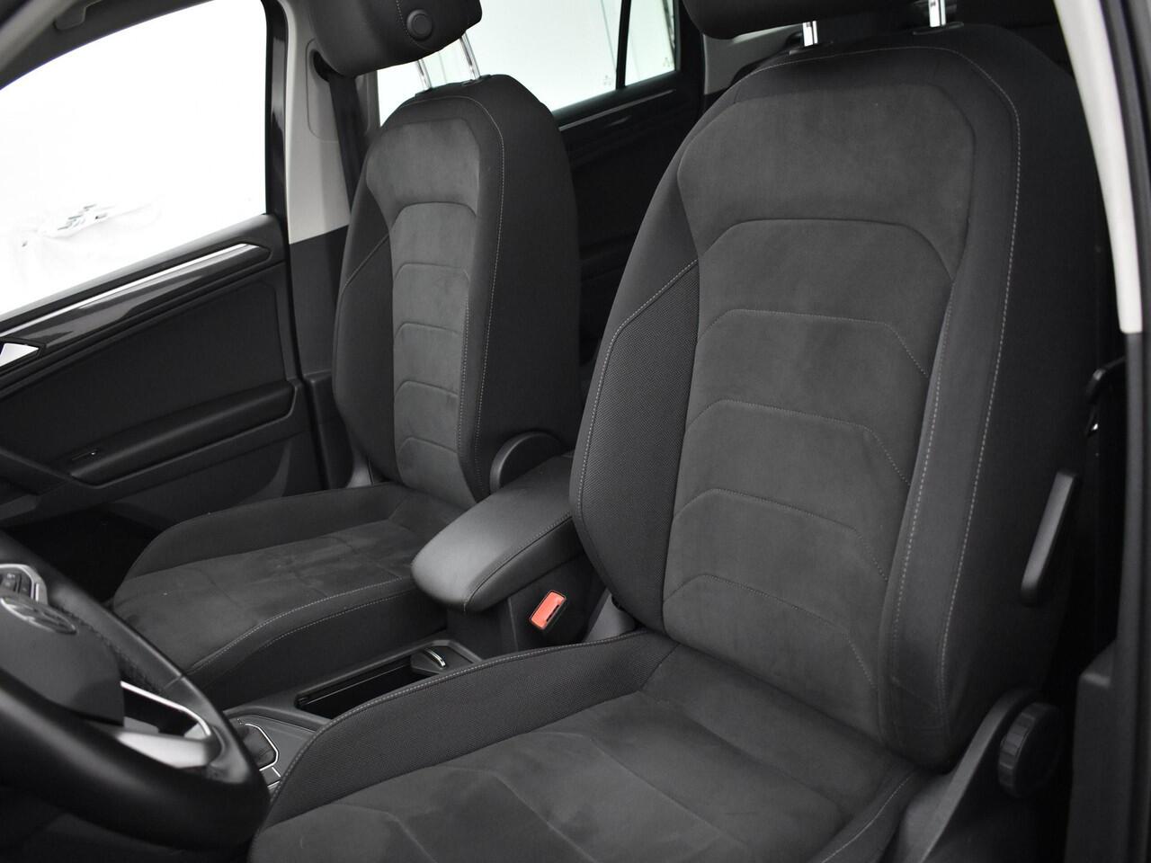 Volkswagen TIGUAN 1.4 Tsi 245pk DSG eHybrid Elegance · Panoramadak · Camera · Apple/Android Car Play · Elek. Trekhaak · Elek. Achterklep · 18'' Inch ·