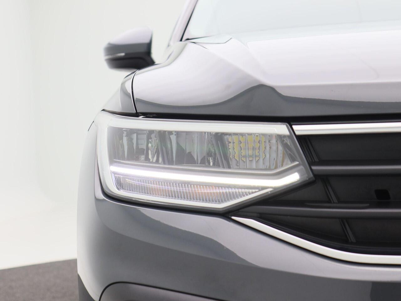 Volkswagen TIGUAN 1.5 TSi 150 Pk Automaat Life Business | Camera | Carplay | Elektrische Achterklep | Privacy Glass | Stoel Verwarming | Navigatiesysteem | 17 Inch