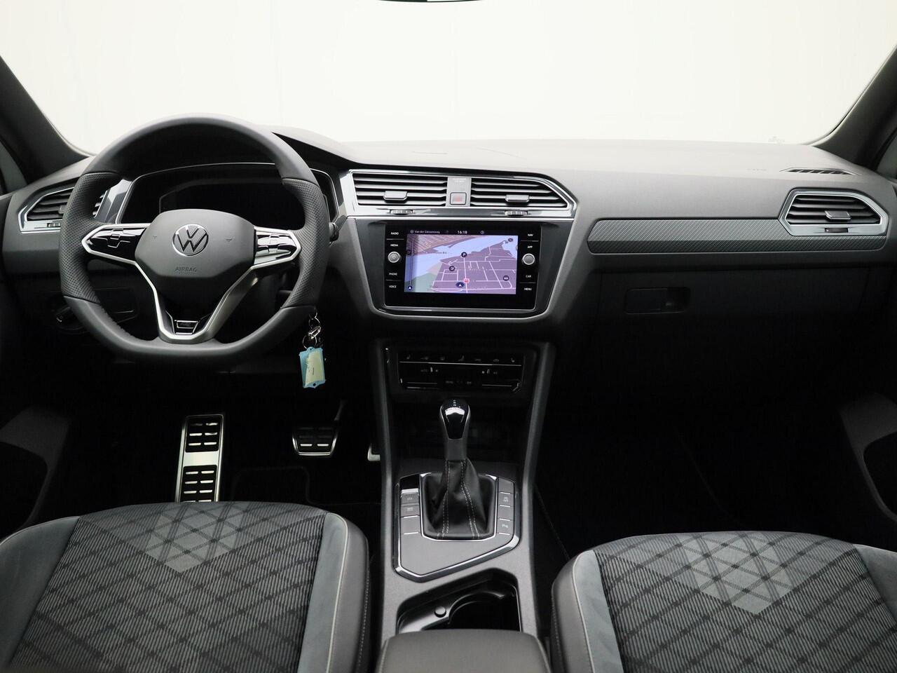 Volkswagen TIGUAN 1.5TSI/150PK R-Line DSG · Trekhaak · Navigatie · Camera + Parkeersensoren