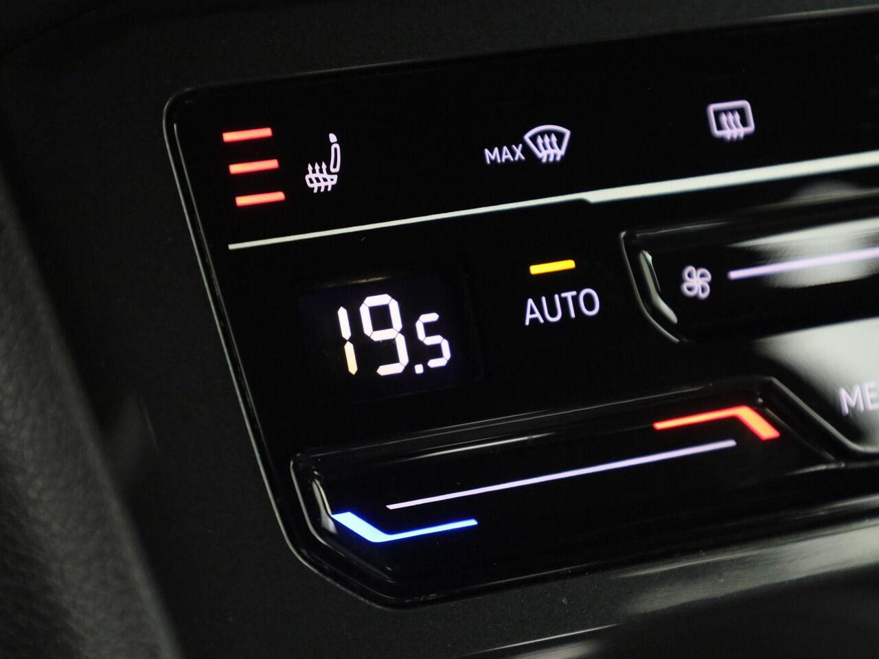 Volkswagen TIGUAN 1.5TSI/150PK R-Line DSG · Trekhaak · Navigatie · Camera + Parkeersensoren