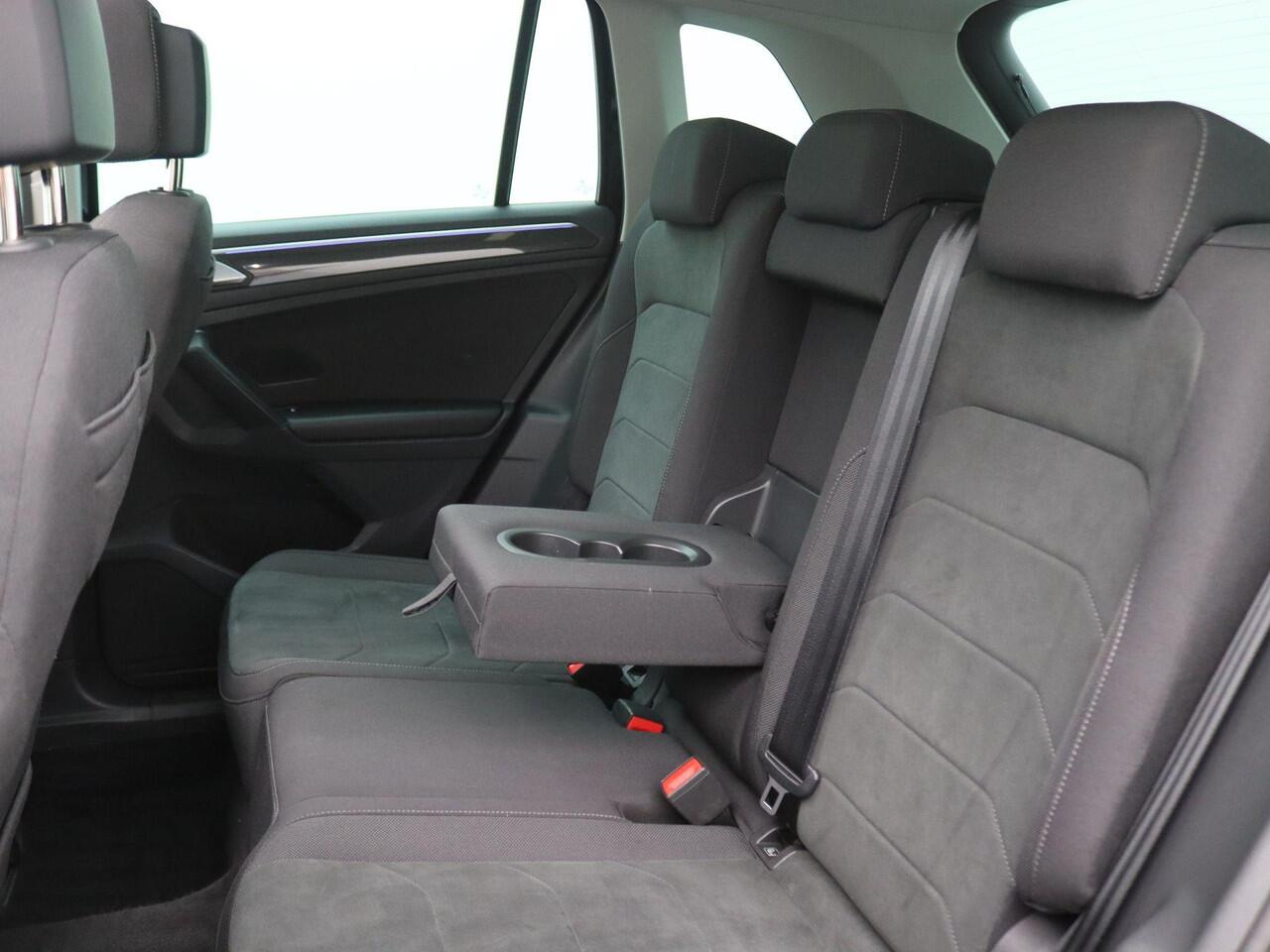 Volkswagen TIGUAN 1.4 TSI Elegance eHybrid 245PK DSG matrix led, massagestoel, trekhaak, achteruitrijcamera, elektrische achterklep, panoramadak, adaptive cruise, side assist, stuur-stoelverwarming, elektrische achterklep, keyless, 18" lichtmetaal