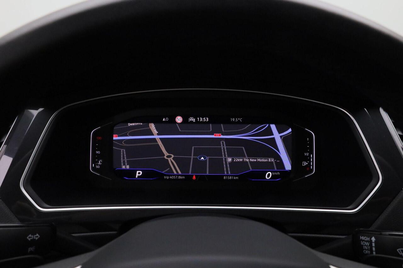 Volkswagen TIGUAN 1.5 TSI 150 pk DSG R-Line Business+ | Panoramadak | IQ Light | Achteruitrijcamera | Navigatie | Adaptive Cruise | Keyless Entry