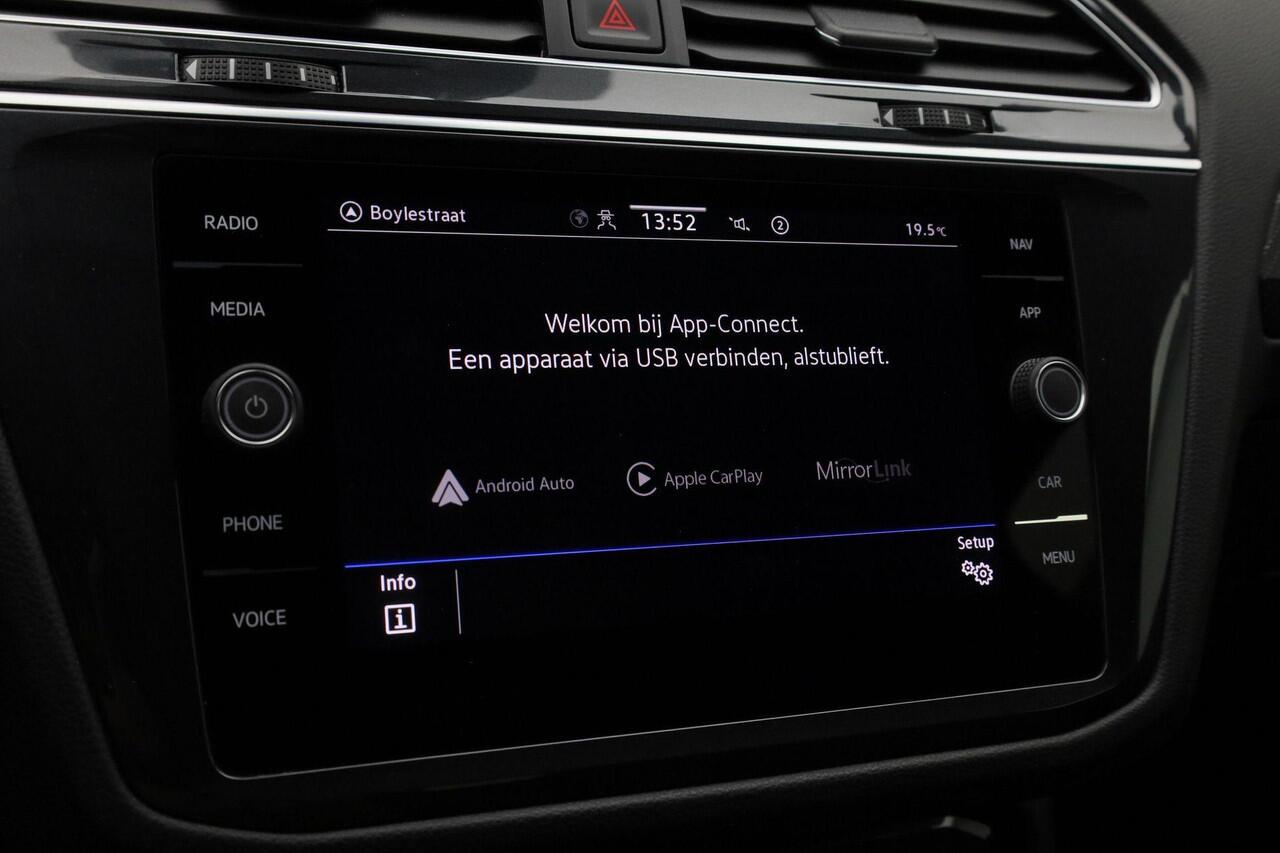 Volkswagen TIGUAN 1.5 TSI 150 pk DSG R-Line Business+ | Panoramadak | IQ Light | Achteruitrijcamera | Navigatie | Adaptive Cruise | Keyless Entry