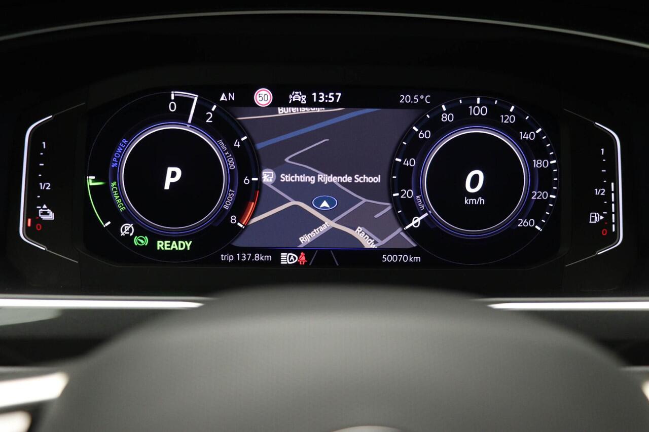 Volkswagen TIGUAN 1.4 TSI eHybrid R-Line Business+ | PANORAMADAK | MATIRX LED | APPLE | CAMERA