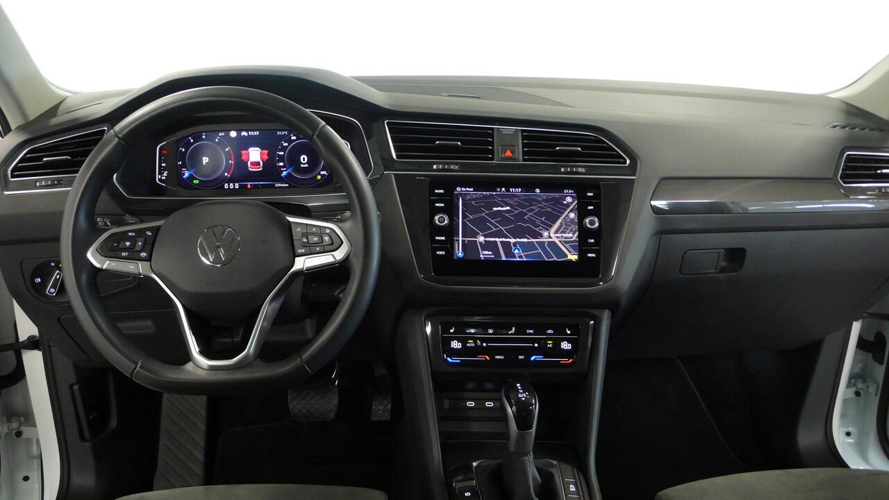 Volkswagen TIGUAN 1.5 TSI Life | Ergo seats | Trekhaak | 1e eigenaar