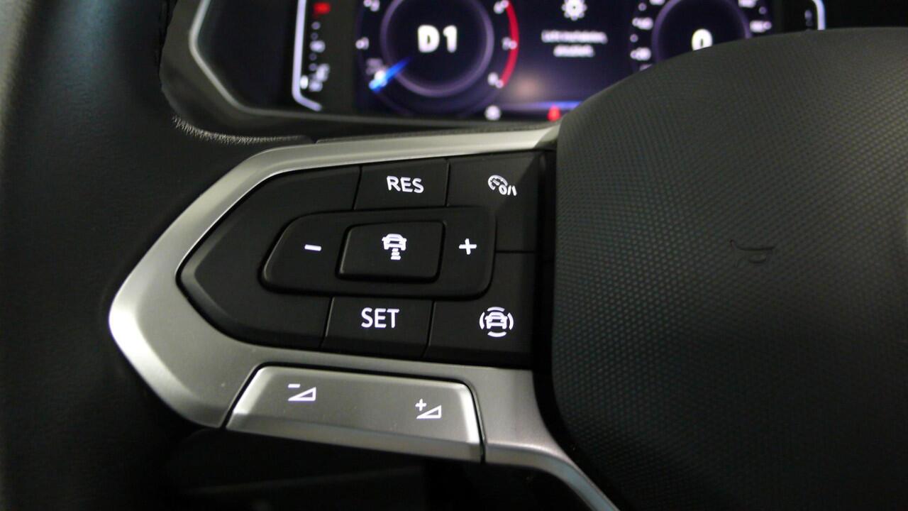 Volkswagen TIGUAN 1.5 TSI Life | Ergo seats | Trekhaak | 1e eigenaar