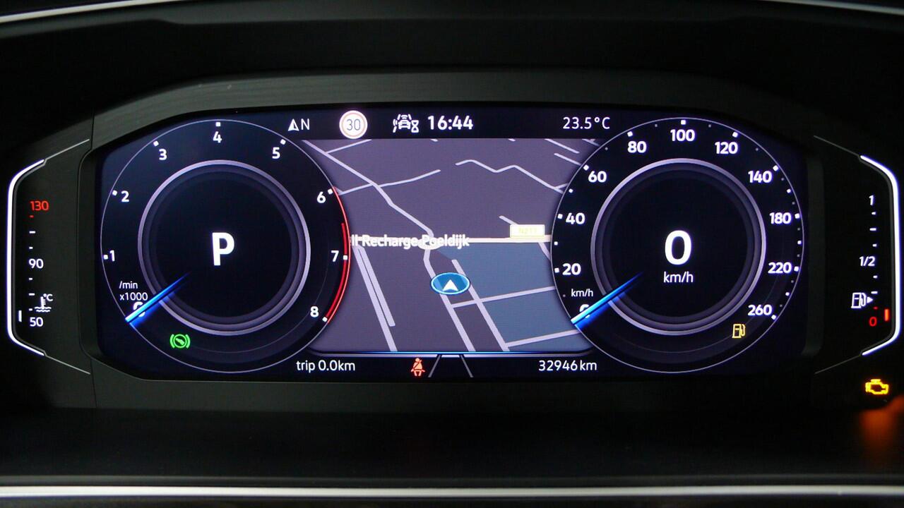 Volkswagen TIGUAN 1.5 TSI Life | Ergo seats | Trekhaak | 1e eigenaar