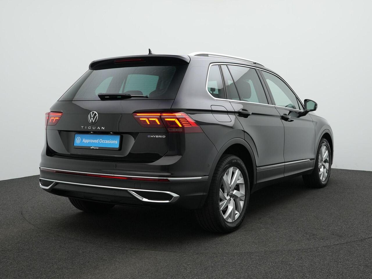 Volkswagen TIGUAN 1.4 TSI 245 pk DSG eHybrid Elegance | IQ Light | Achteruitrijcamera | Navigatie | Adaptive Cruise