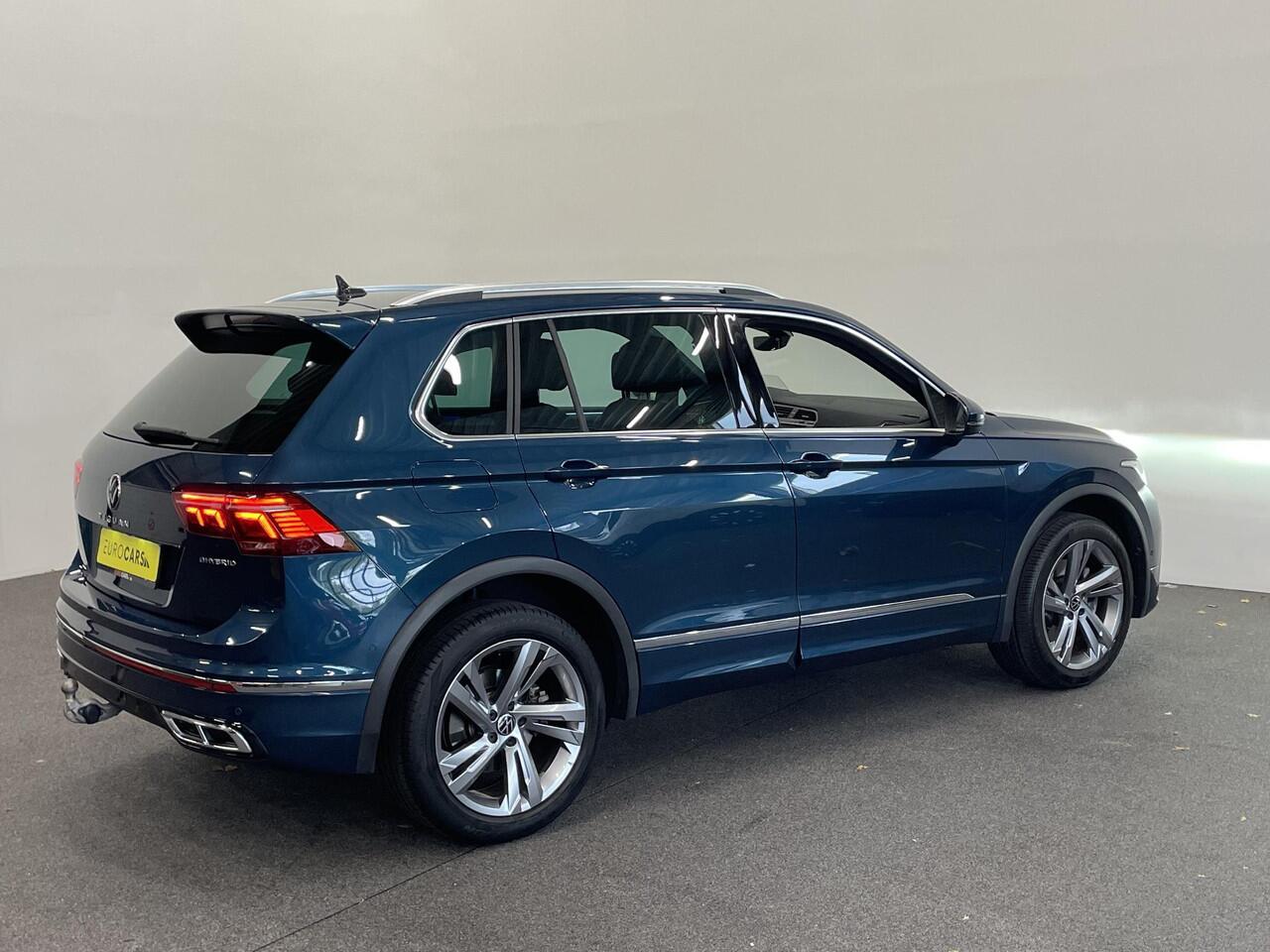Volkswagen TIGUAN 1.4 TSI eHybrid 245pk DSG R-Line Platinum Panoramadak Trekhaak Navigatie Apple Carplay/Android Auto Camera Parkeersensoren Adaptive Cruise Control Matrix Ledverlichting Stoel- en stuurverwarming Climate Control