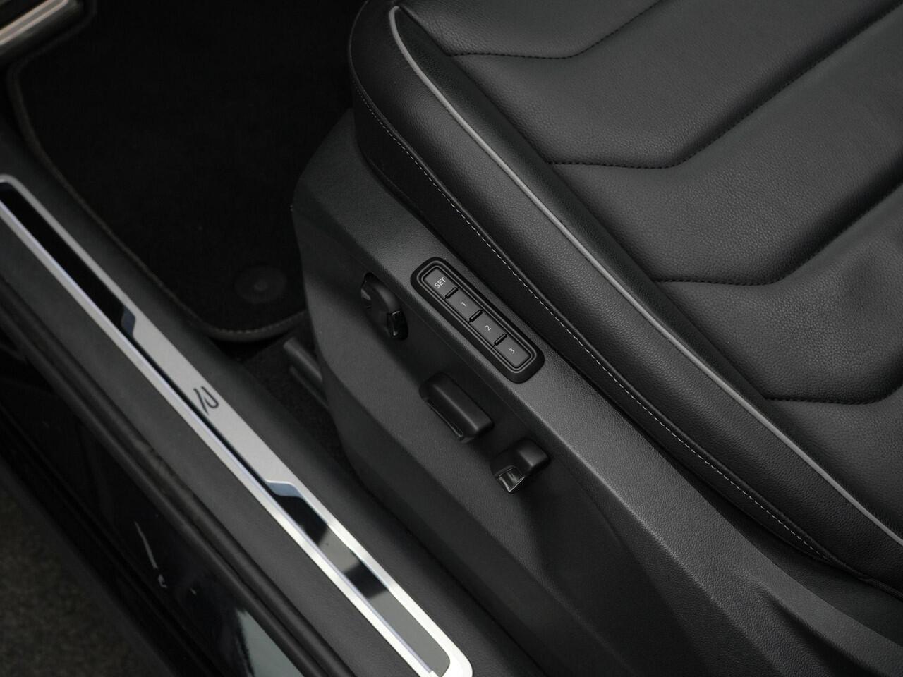 Volkswagen TIGUAN 1.4 TSI eHybrid 245 pk DSG R-Line Business | Panoramadak | Leder | Geheugenstoelen | Rondomzicht camera | IQ Light