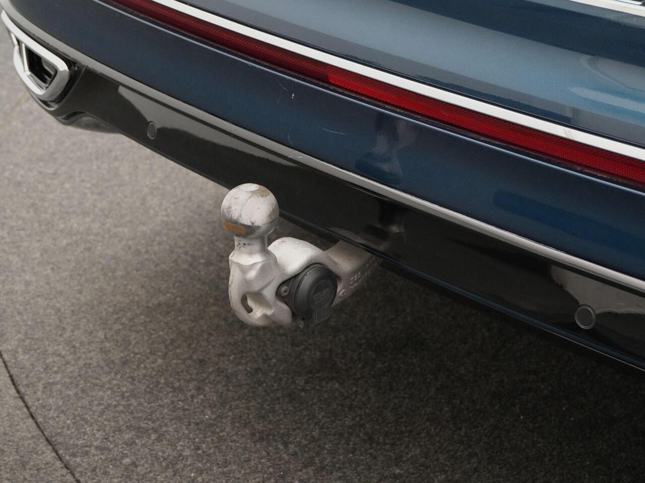 Volkswagen TIGUAN 1.4 TSI eHybrid R-Line Business+ | Panoramadak | IQ Light | Trekhaak | Lederen bekleding 'Vienna' | Rondomzicht camera | Park Assist | Side Assist | 19 inch