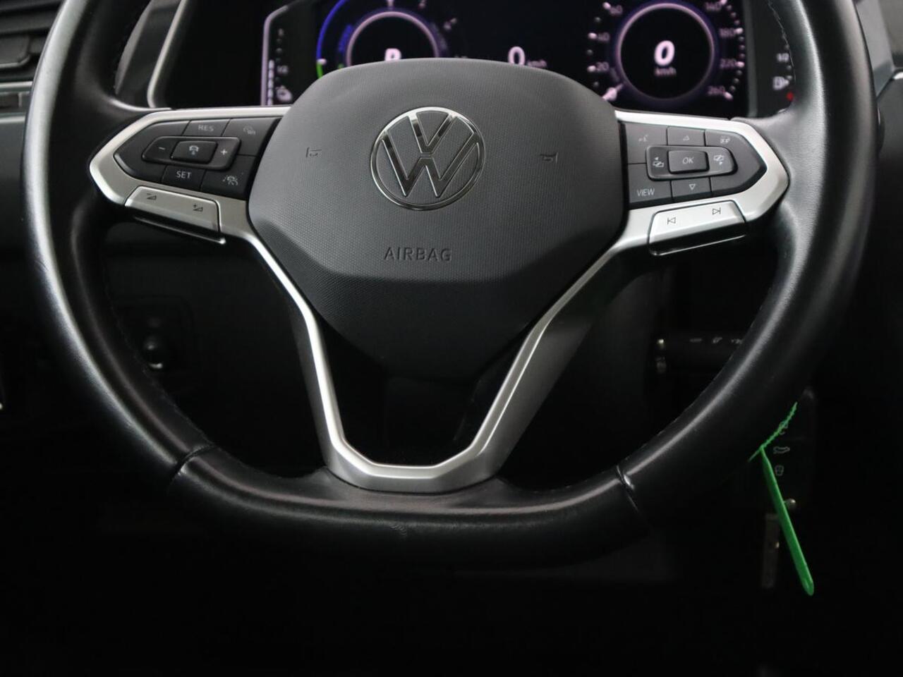 Volkswagen TIGUAN 1.4 TSI eHybrid R-Line Business | Panoramadak | Trekhaak | Stoelverwarming | head-up display | Carplay | Cruise Control Adaptief | LMV 17 |