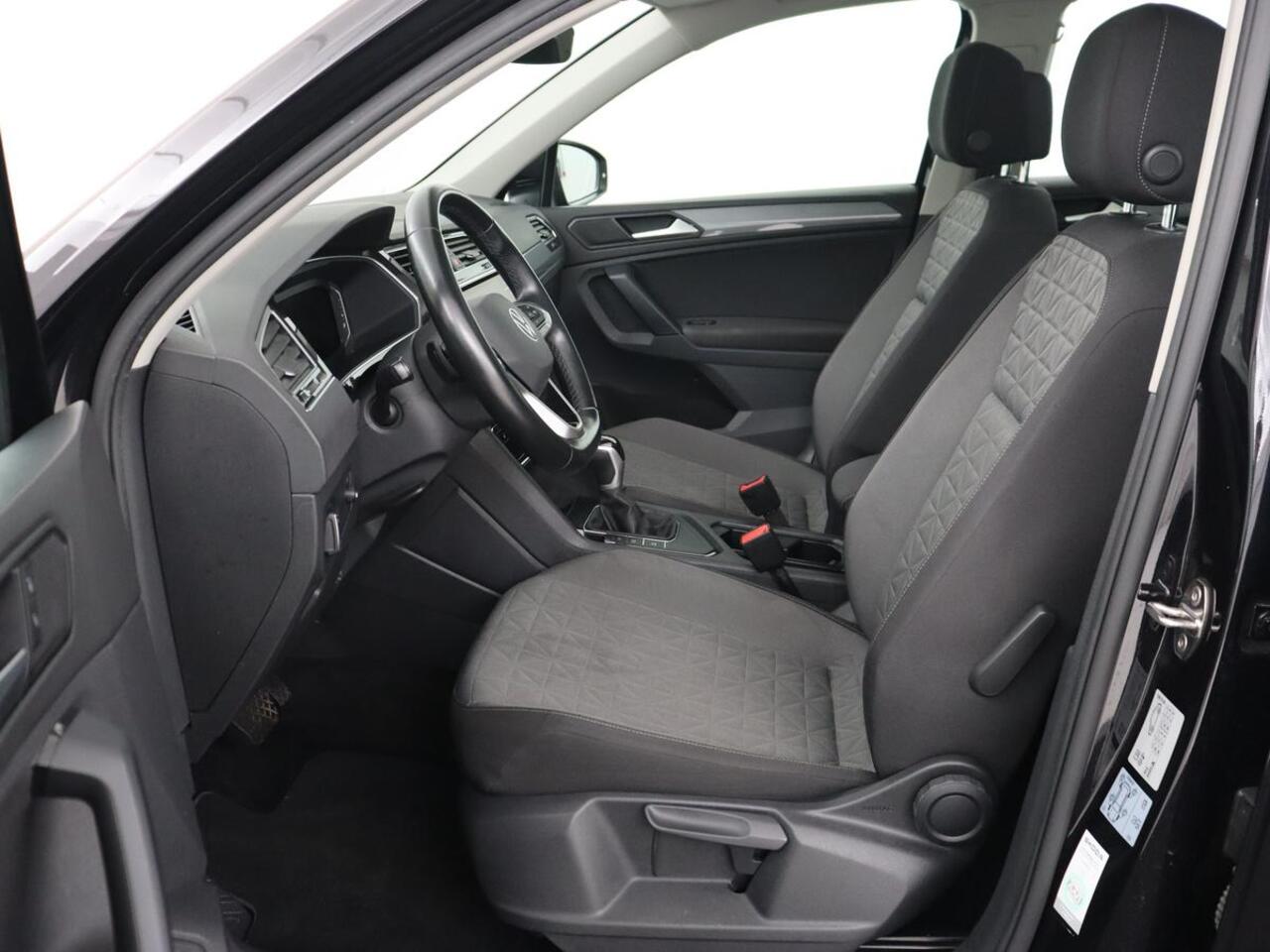 Volkswagen TIGUAN 1.4 TSI eHybrid R-Line Business | Panoramadak | Trekhaak | Stoelverwarming | head-up display | Carplay | Cruise Control Adaptief | LMV 17 |