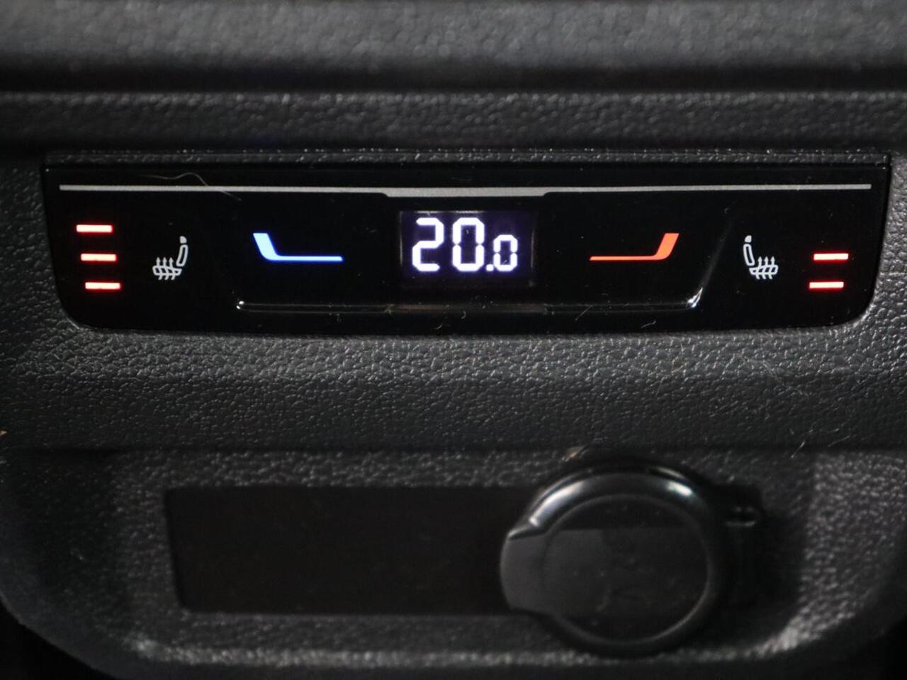 Volkswagen TIGUAN 1.4 TSI eHybrid R-Line Business | Panoramadak | Trekhaak | Stoelverwarming | head-up display | Carplay | Cruise Control Adaptief | LMV 17 |