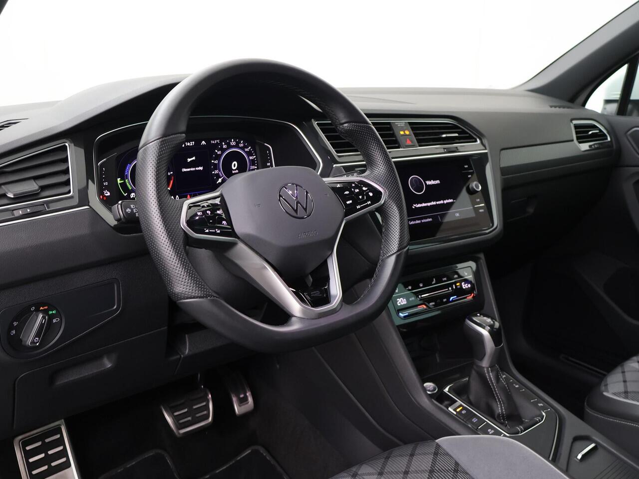 Volkswagen TIGUAN 1.4 TSI eHybrid R-Line Business+ | 245 PK | SoH 97% | Trekhaak wegklapbaar | Panoramadak | Navigatiesyteem | R-Line |