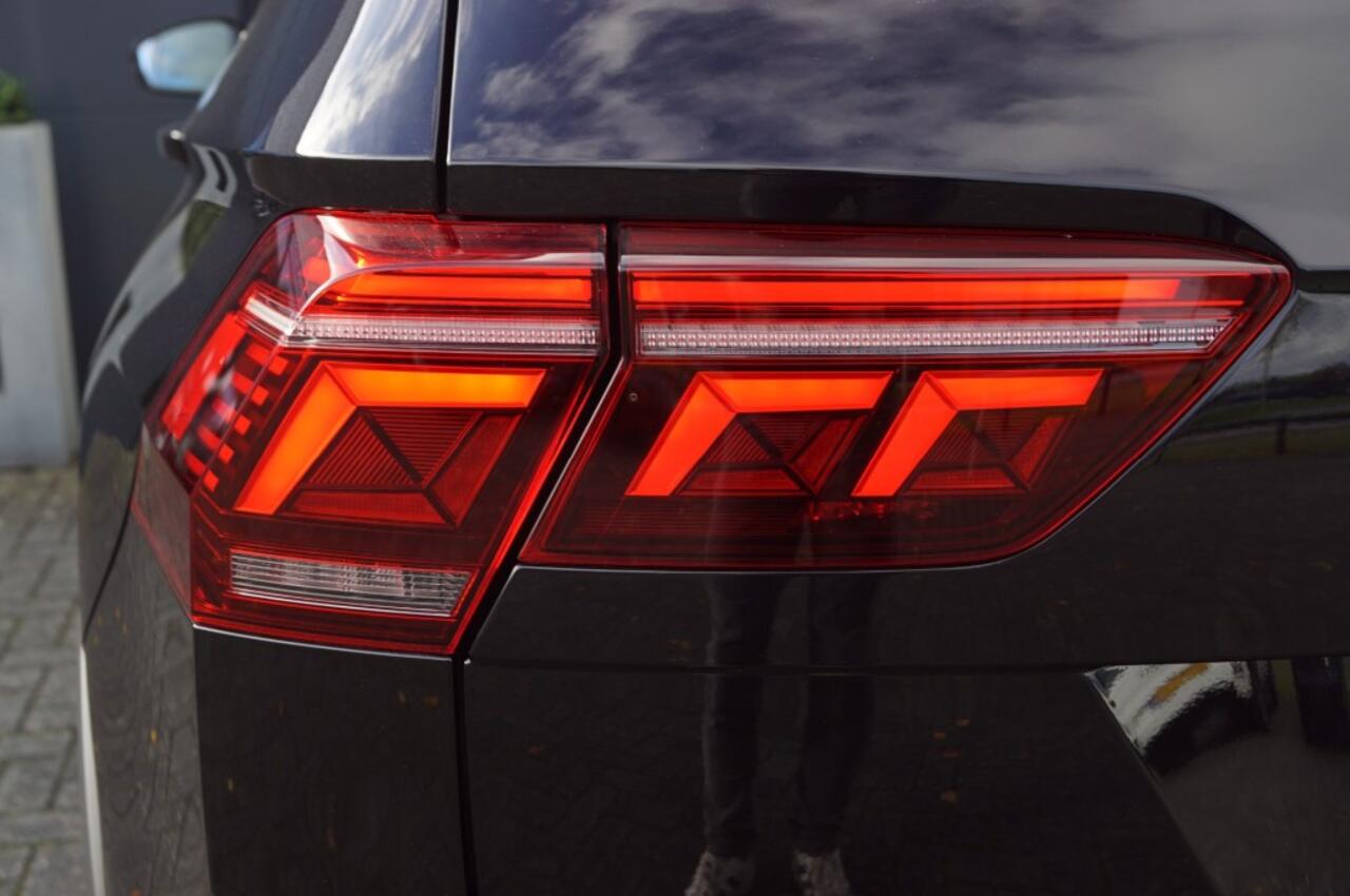 Volkswagen TIGUAN 1.4 e-Hybrid R-Line Black style 245pk/ Panodak /DCC / ACC /Navi Pro /Head-up/ 360 gr. Camera / AppConnect/ 20 inch LM