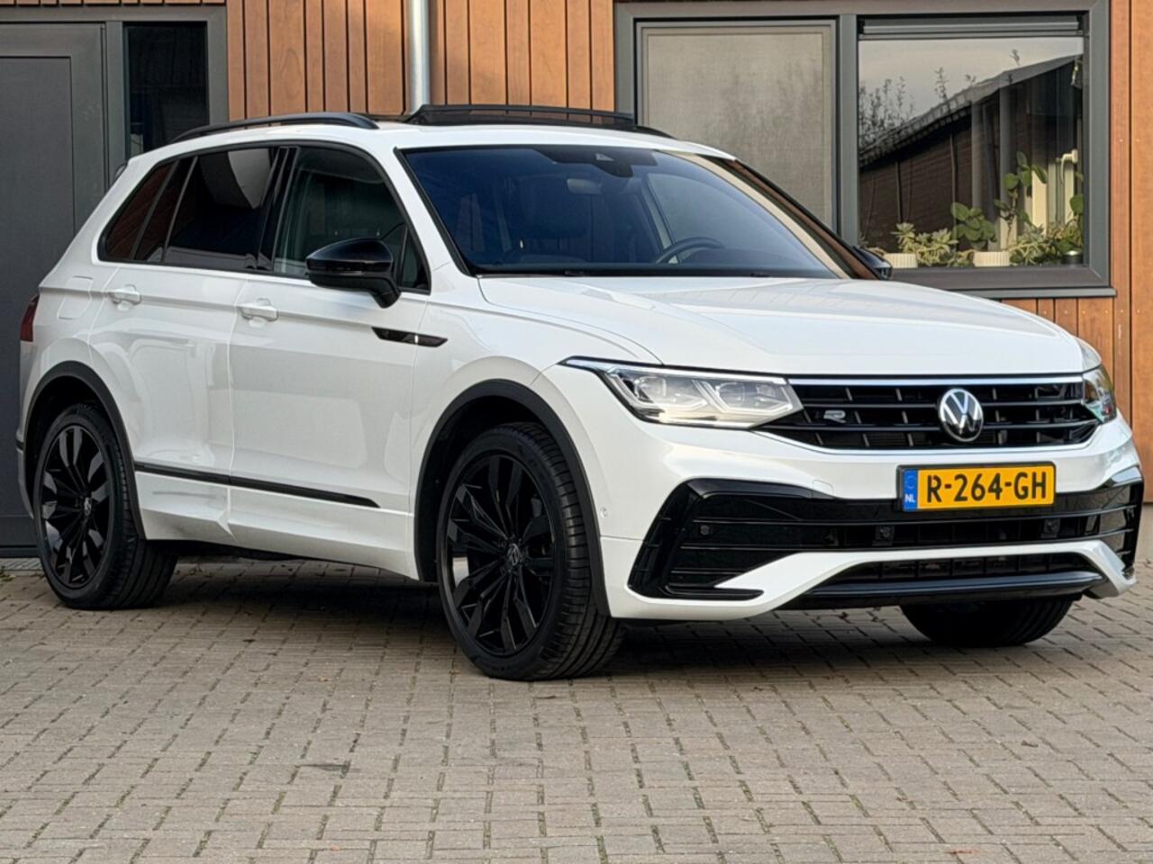 Volkswagen TIGUAN 1.5 TSI DSG R-LINE Pano Camera Virtueel