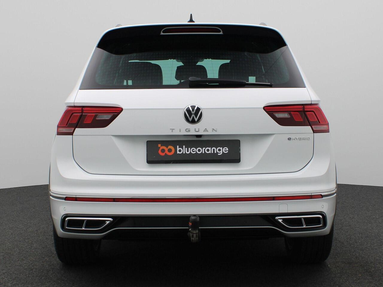 Volkswagen TIGUAN 1.4 TSI eHybrid R-Line Business+ 245PK DSG SOH 88%, Volleder, Memorystoel, Trekhaak, Stoel-Stuurverwarming, Achteruitrijcamera,