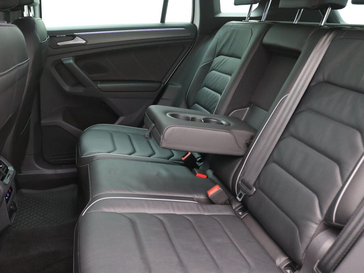 Volkswagen TIGUAN 1.4 TSI eHybrid R-Line Business+ 245PK DSG SOH 88%, Volleder, Memorystoel, Trekhaak, Stoel-Stuurverwarming, Achteruitrijcamera,