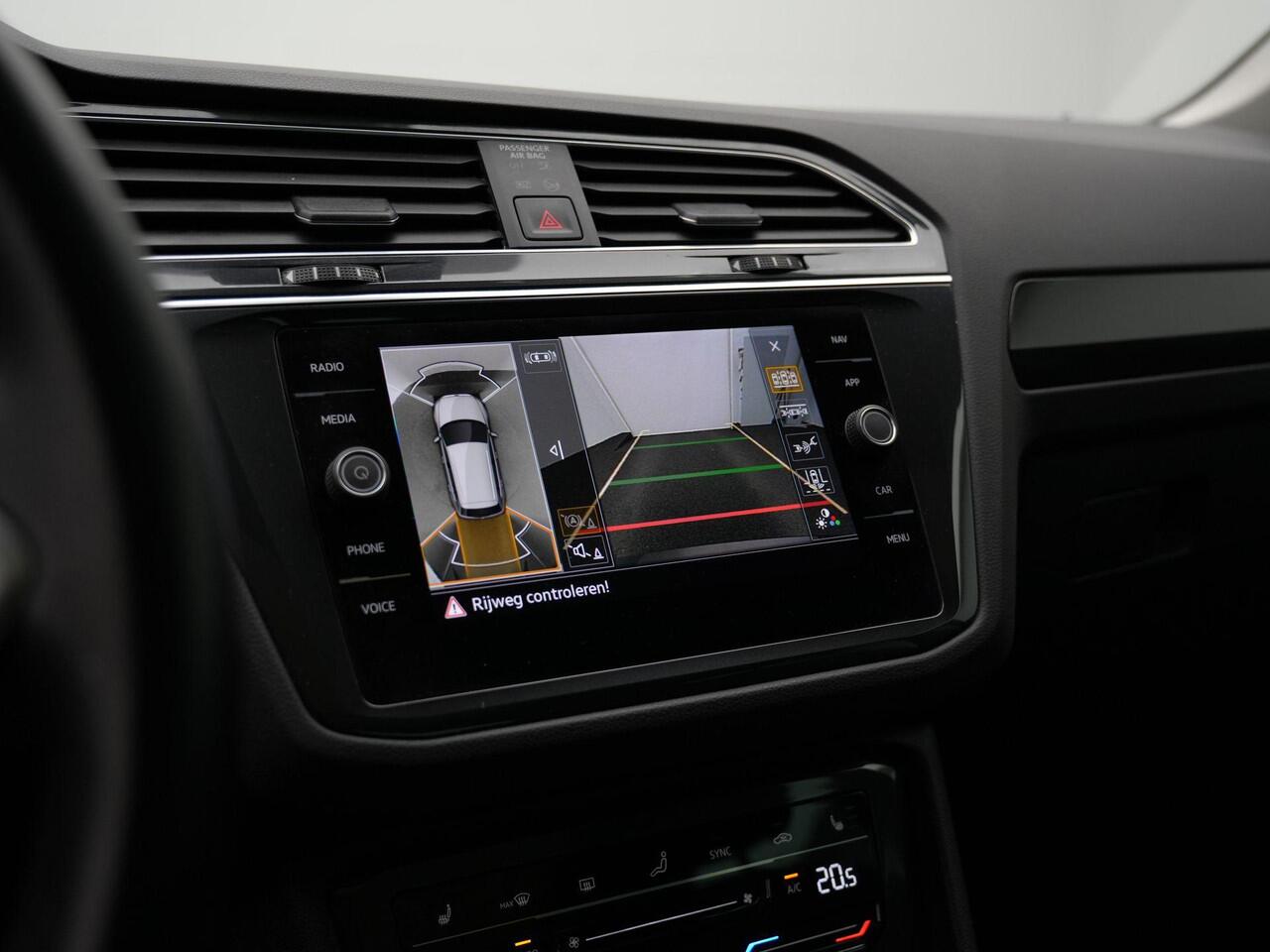 Volkswagen TIGUAN 1.4 TSI eHybrid 245 pk DSG Elegance | Panoramadak | Leder | Geheugenstoelen | IQ Light | Rondomzicht camera