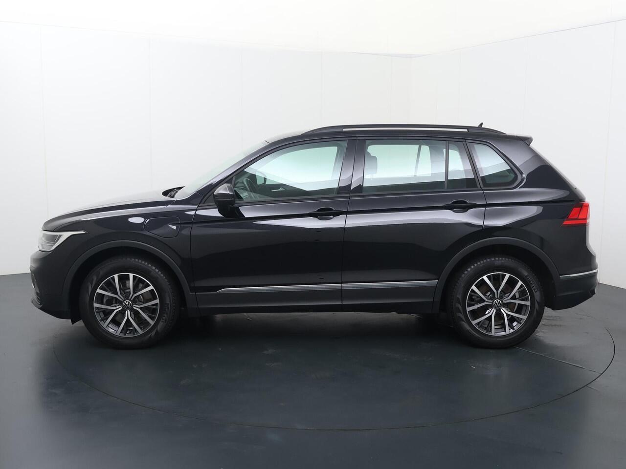Volkswagen TIGUAN 1.4 TSI eHybrid Life | 245 PK | SoH 86% | Automaat | Climate Control | Adpative cruise control | Apple Carplay/Android Auto |