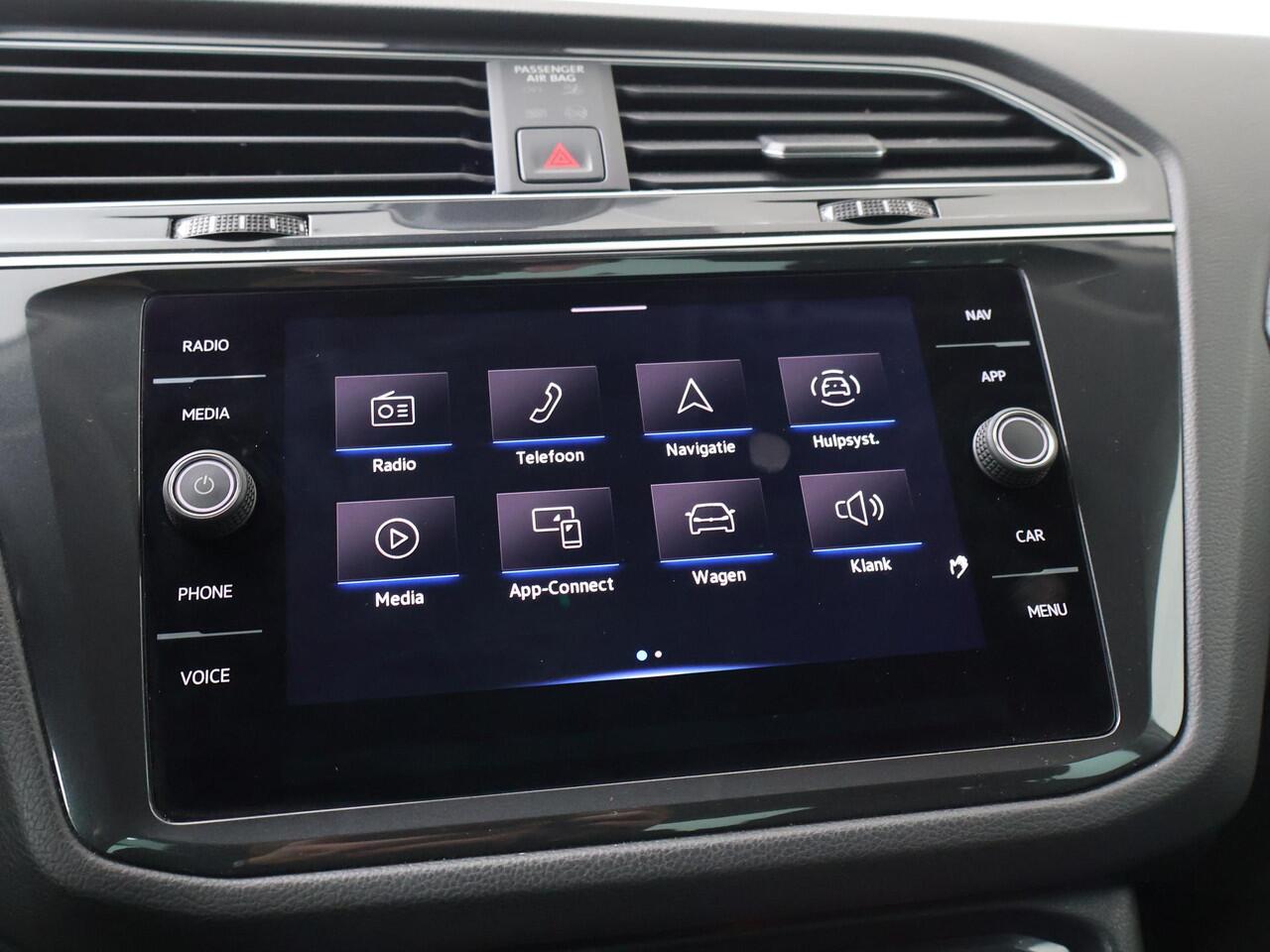 Volkswagen TIGUAN 1.5 TSI Life Business | 150 PK | Automaat | Trekhaak wegklapbaar | Verwarmde voorstoelen |