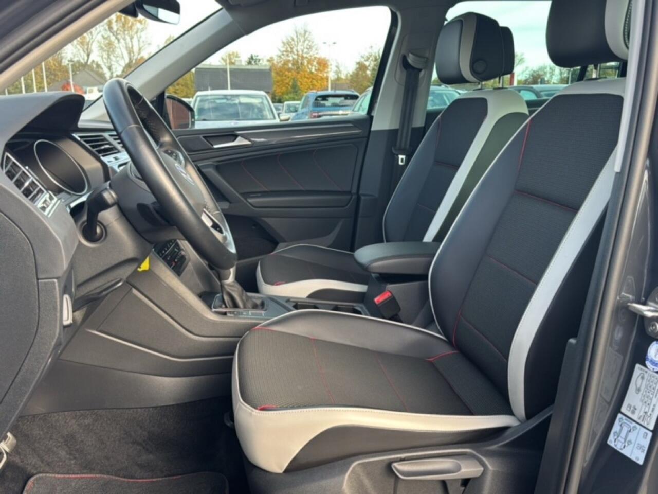 Volkswagen TIGUAN 2.0 TDI DSG LIFE URBAN SPORT TREKHAAK/PDC/ACC/E-KLEP/STOEL-STUURVERW