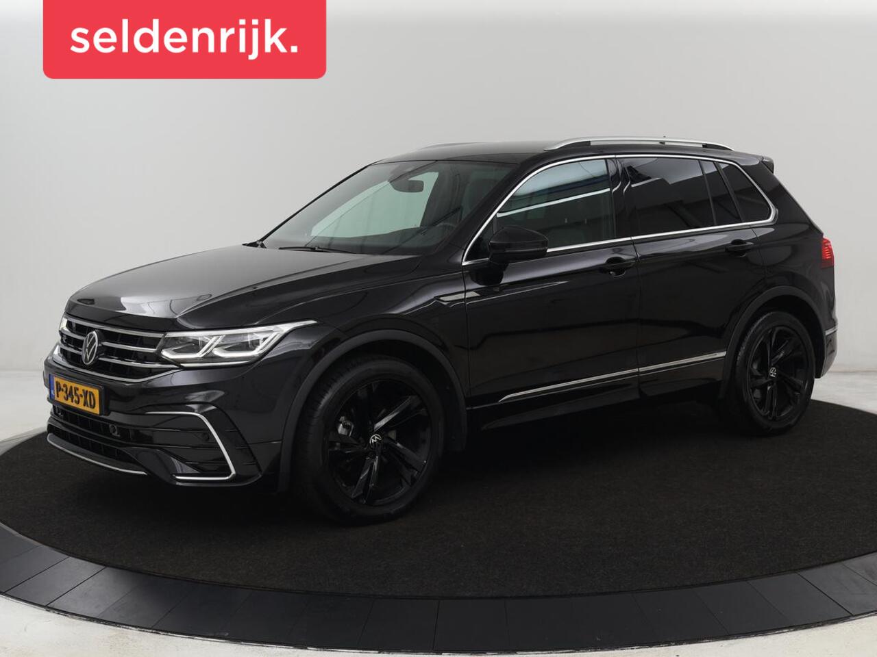 Volkswagen TIGUAN 1.5 TSI R-Line | Camera | Matrix LED | Adaptive cruise | Carplay | Navigatie | Keyless | 19'' | Virtual Cockpit | Climate control | Parkeerhulp