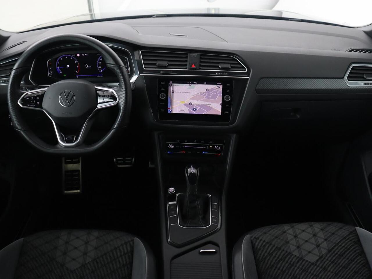 Volkswagen TIGUAN 1.5 TSI R-Line | Camera | Matrix LED | Adaptive cruise | Carplay | Navigatie | Keyless | 19'' | Virtual Cockpit | Climate control | Parkeerhulp