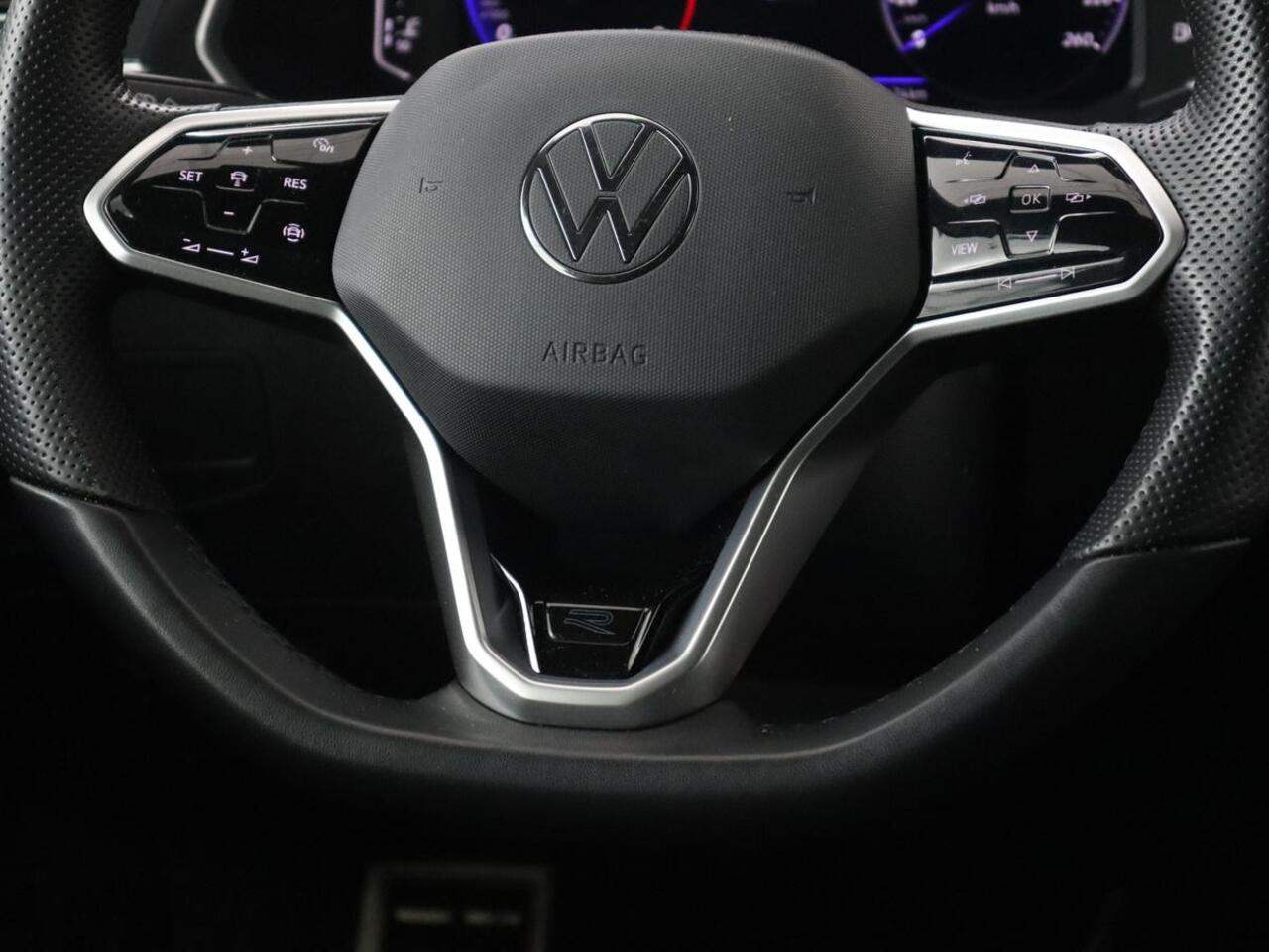 Volkswagen TIGUAN 1.5 TSI R-Line | Camera | Matrix LED | Adaptive cruise | Carplay | Navigatie | Keyless | 19'' | Virtual Cockpit | Climate control | Parkeerhulp