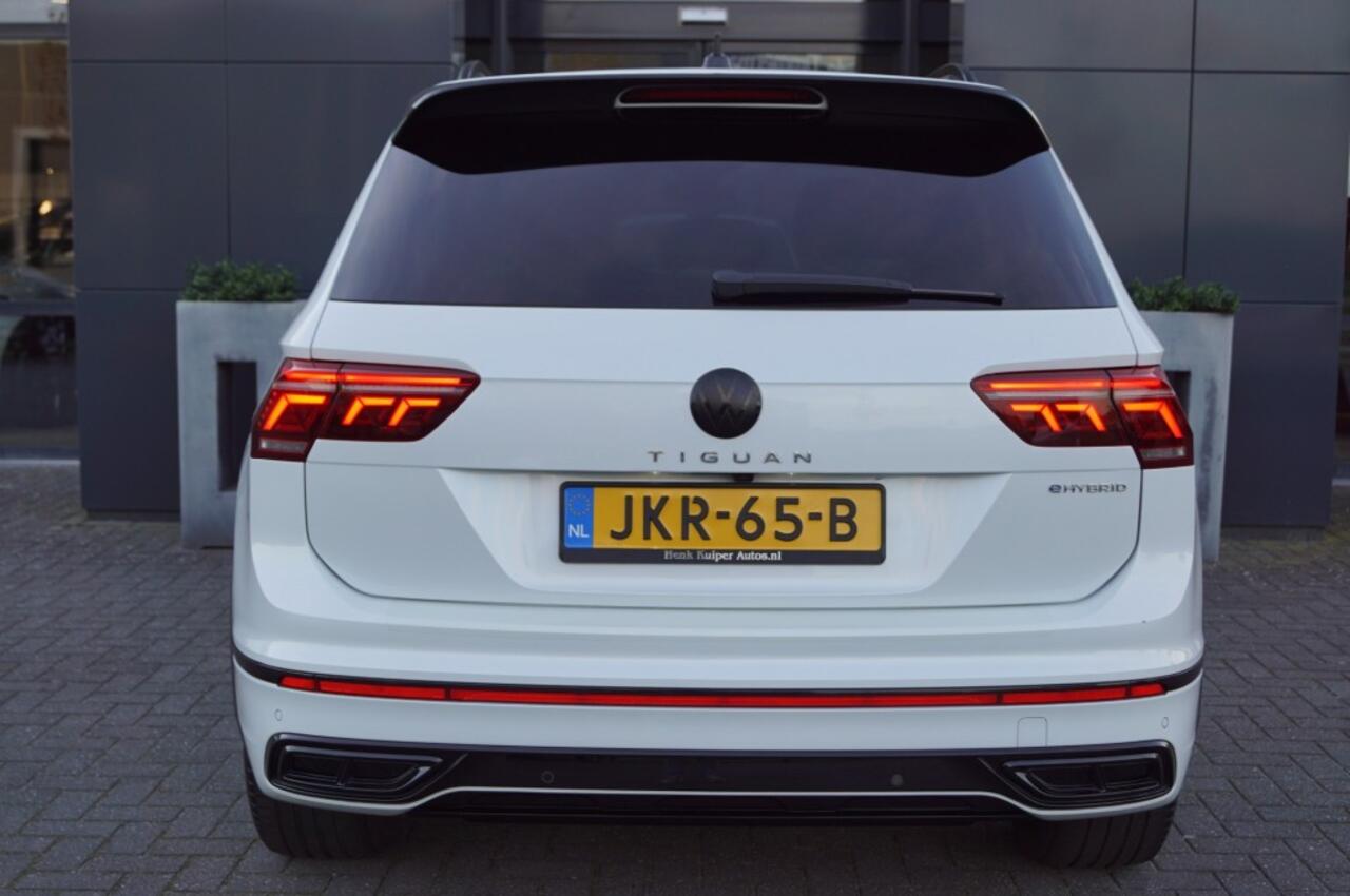Volkswagen TIGUAN 1.4 e-Hybrid R-Line Black style 245pk/ Panodak /DCC/Leer/Navi Pro /Head-up/360gr Camera/Trekhaak wegklb./ AppConn/ACC