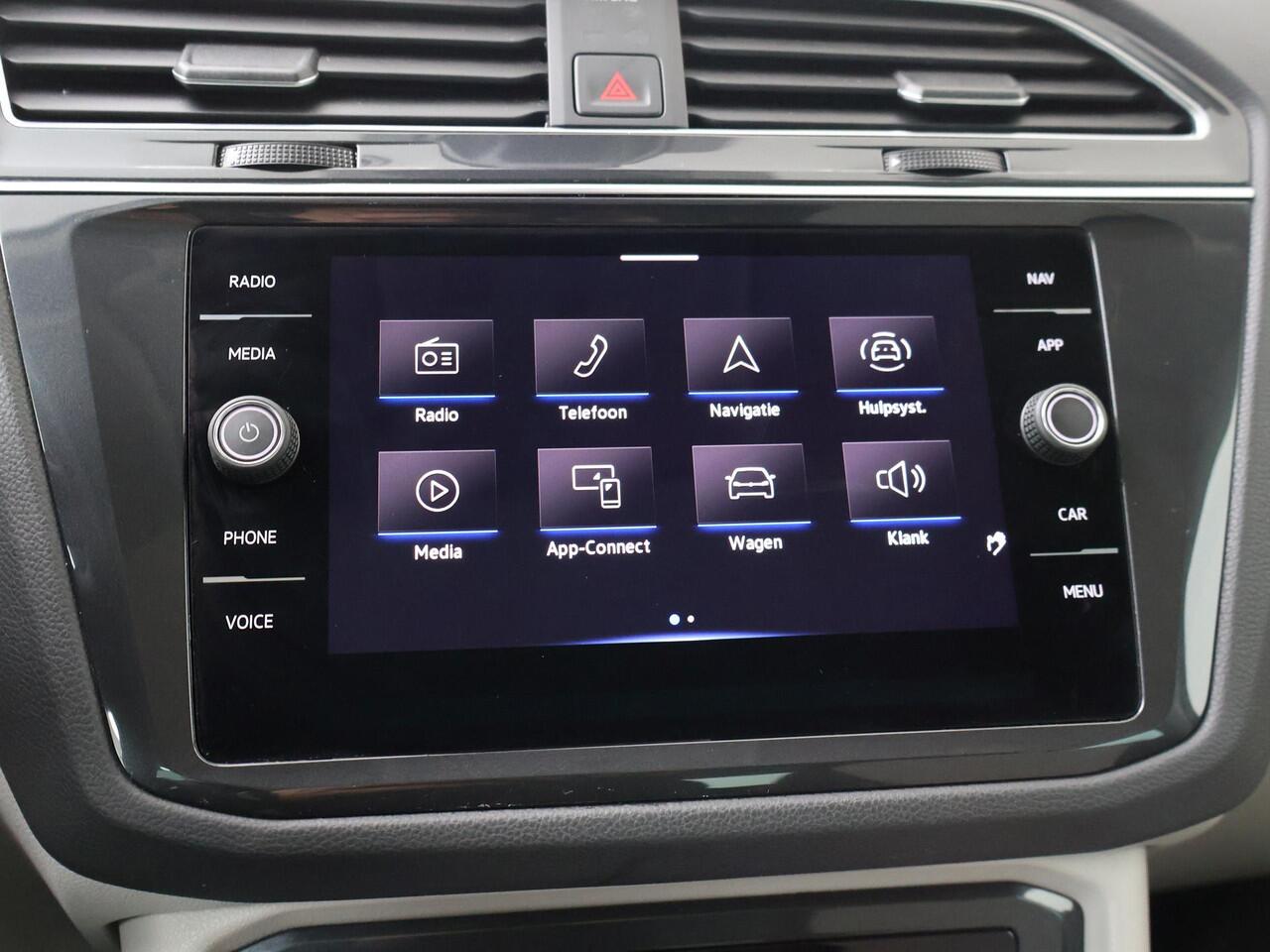 Volkswagen TIGUAN 1.5 TSI Elegance | 150 PK | Automaat | Trekhaak wegklapbaar | Panoramadak | Ergo-Active stoelen | Matrix LED IQ.Light |