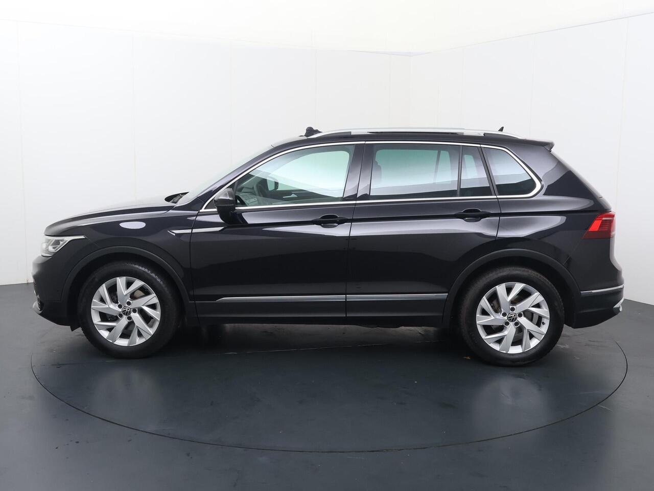 Volkswagen TIGUAN 1.5 TSI Elegance | 150 PK | Automaat | Trekhaak wegklapbaar | Panoramadak | Ergo-Active stoelen | Matrix LED IQ.Light |