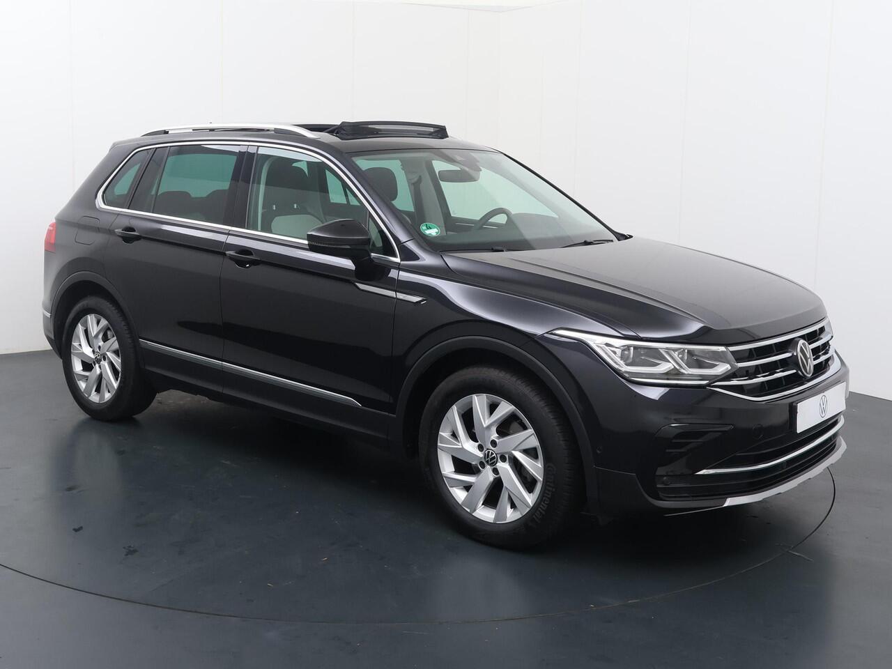 Volkswagen TIGUAN 1.5 TSI Elegance | 150 PK | Automaat | Trekhaak wegklapbaar | Panoramadak | Ergo-Active stoelen | Matrix LED IQ.Light |