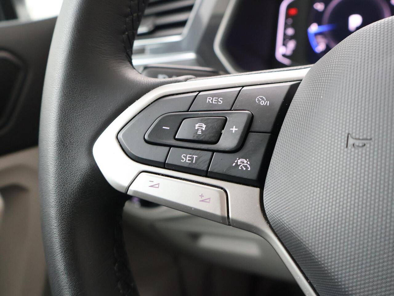 Volkswagen TIGUAN 1.5 TSI Elegance | 150 PK | Automaat | Trekhaak wegklapbaar | Panoramadak | Ergo-Active stoelen | Matrix LED IQ.Light |