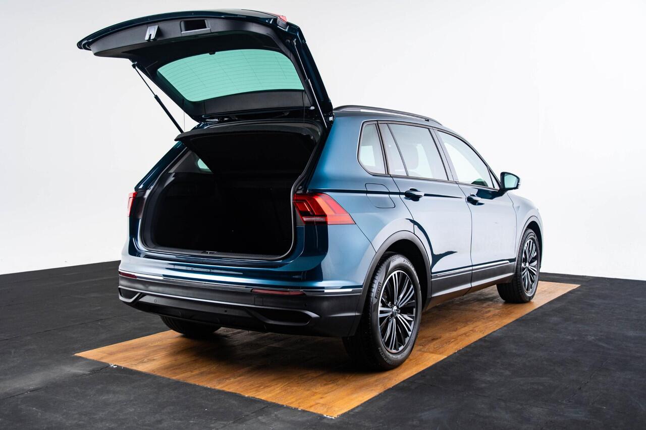 Volkswagen TIGUAN 2.0 TDI Life Business Matrix-LED-koplamp - Parkeersensoren - Rijassistent-systeem - Beglazing achter verduisterd - Buitenspiegel electr. inklapbaar - Airconditioning - Audio-navigatiesysteem -