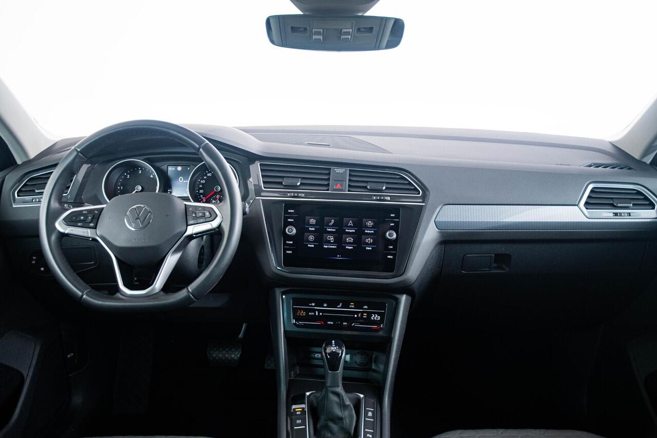 Volkswagen TIGUAN 2.0 TDI Life Business Matrix-LED-koplamp - Parkeersensoren - Rijassistent-systeem - Beglazing achter verduisterd - Buitenspiegel electr. inklapbaar - Airconditioning - Audio-navigatiesysteem -