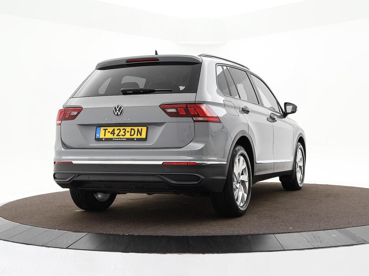 Volkswagen TIGUAN 1.5 TSI 150pk DSG Life Business · Apple/Android Car Play · P-Sensoren · Stoel&Stuurverwarming · Navigatie · 18'' Inch ·