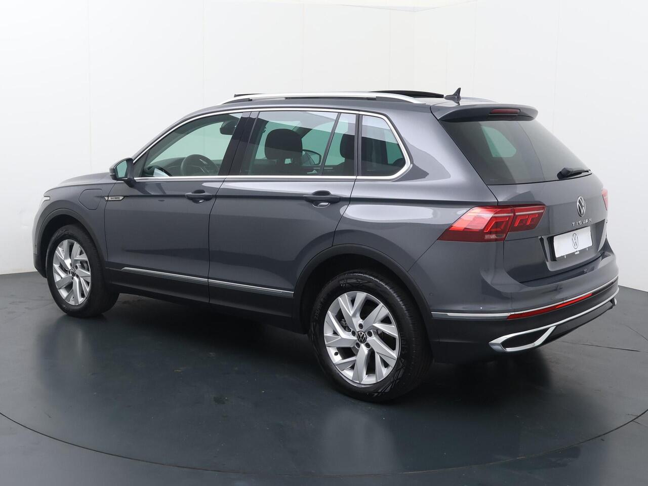 Volkswagen TIGUAN 1.4 TSI eHybrid Elegance | 245 PK | Panoramadak | Area view | Adaptive cruise control |
