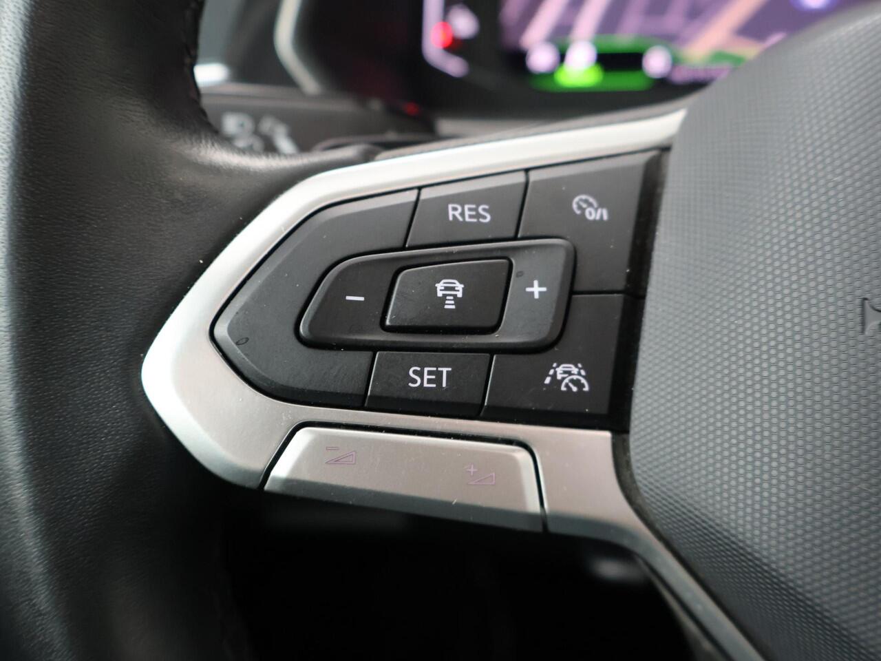 Volkswagen TIGUAN 1.4 TSI eHybrid Elegance | 245 PK | Panoramadak | Area view | Adaptive cruise control |