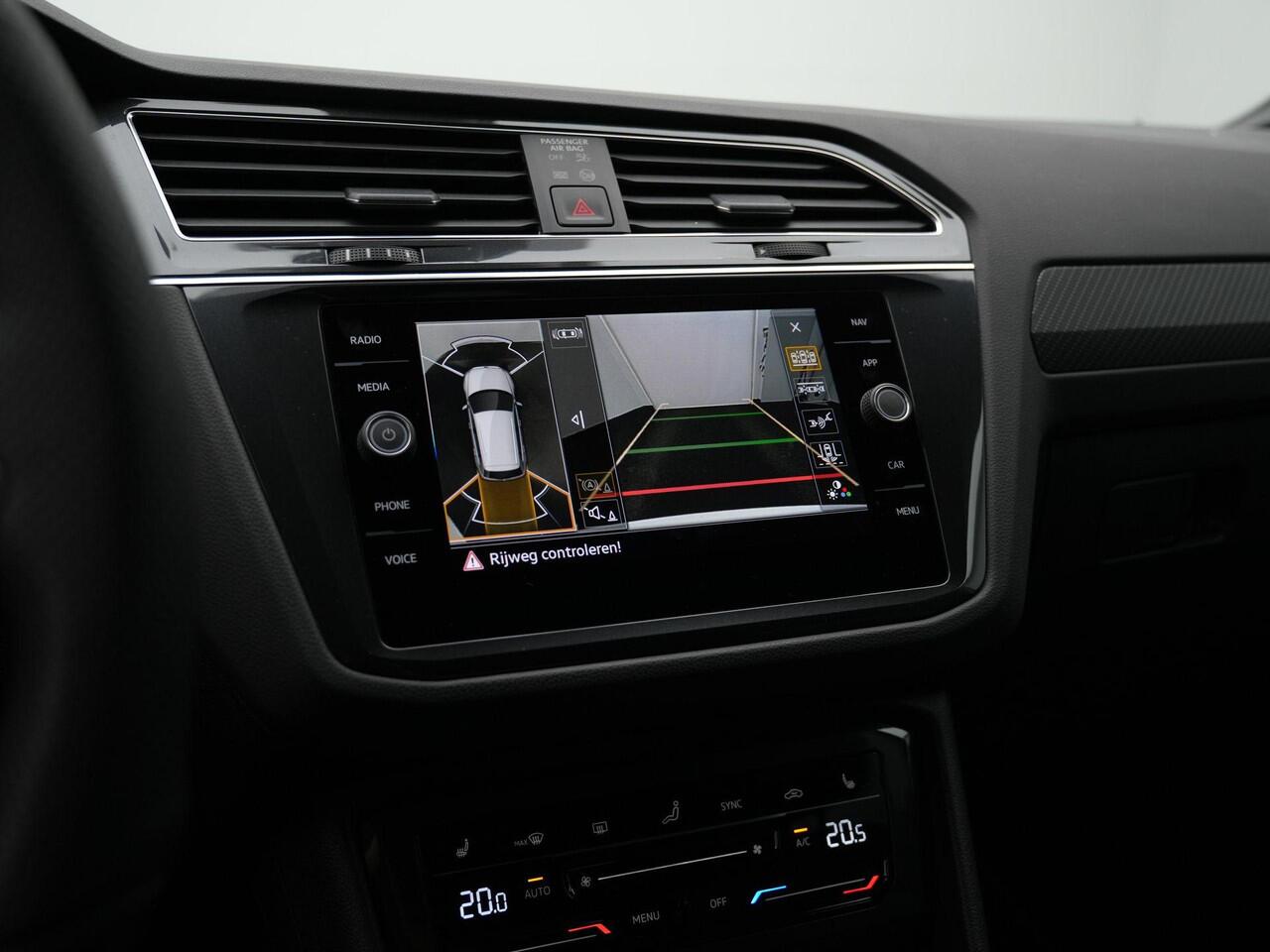 Volkswagen TIGUAN 1.4 TSI eHybrid 245 pk DSG R-Line Business+ | Panoramadak | Leder | Geheugenstoelen | Adaptief onderstel | Rondomzicht camera | IQ Light